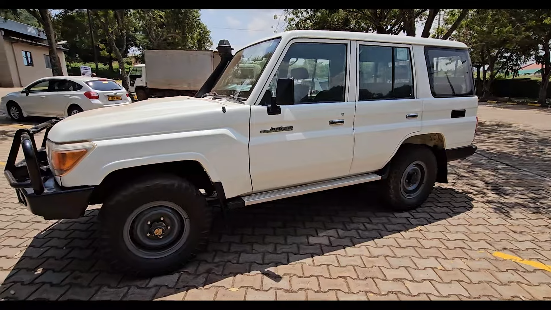 Toyota Landcruiser Hard Top_Car Rental Road Trips