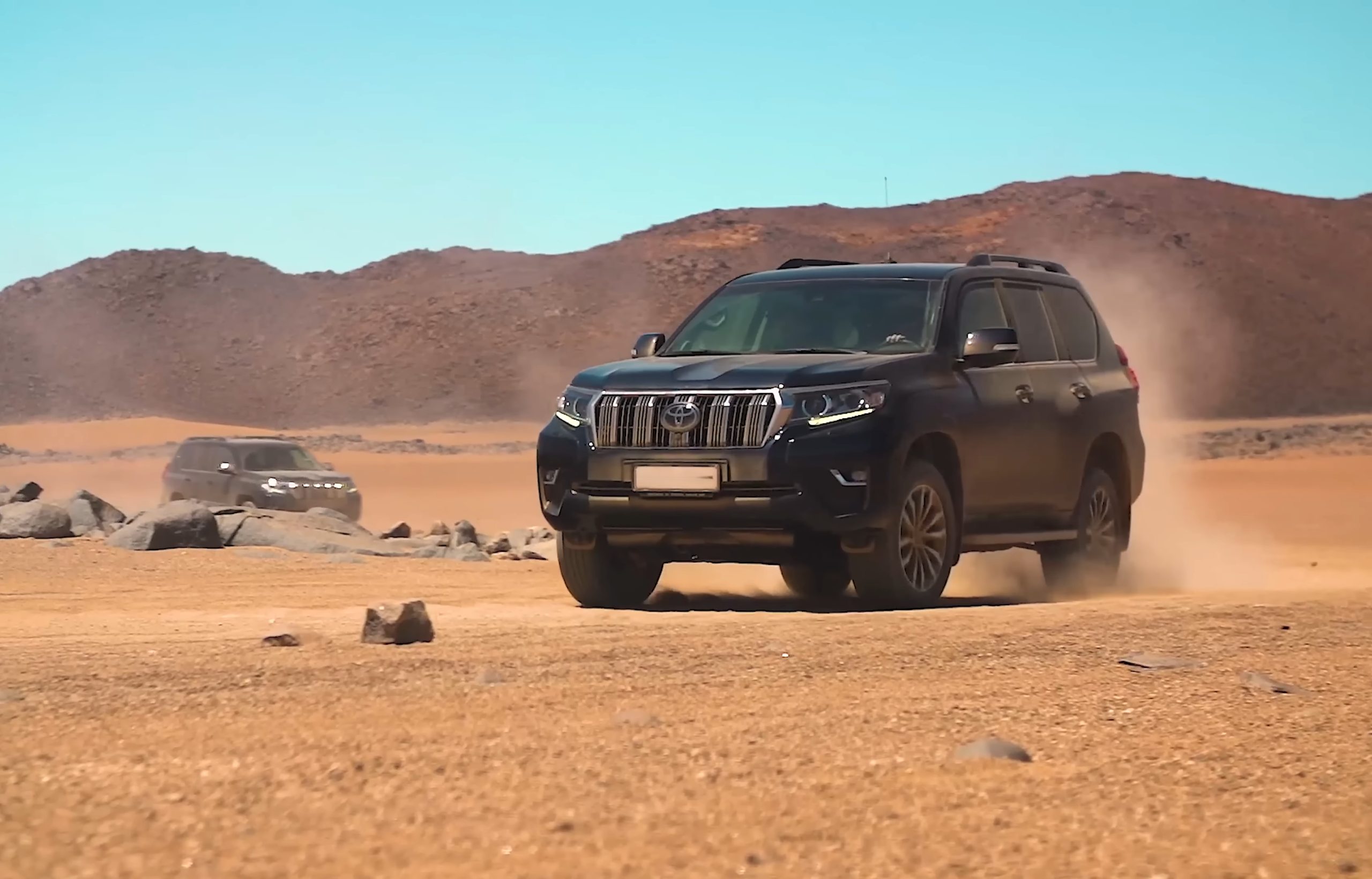Toyota Land Cruiser GX_Namib Desert Safari_Car Rental Road Trips